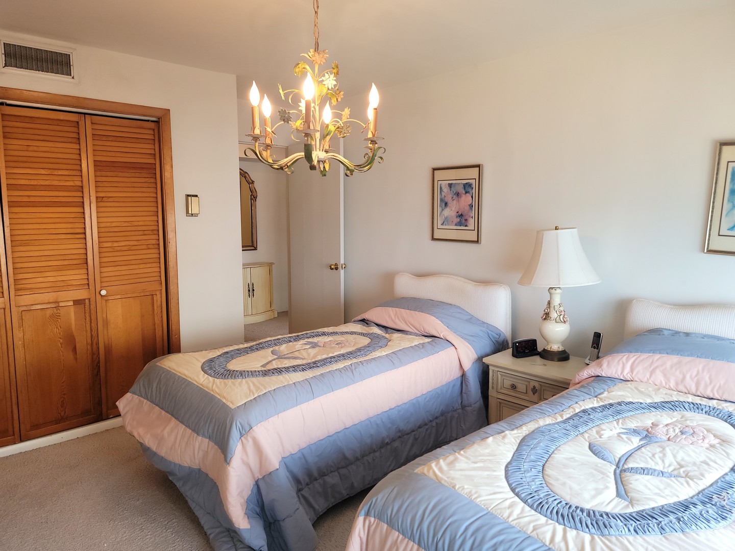 5801 North Sheridan Road, Unit 15B Chicago, IL 60660 - Photo 26 of 36 Gallery Image 26