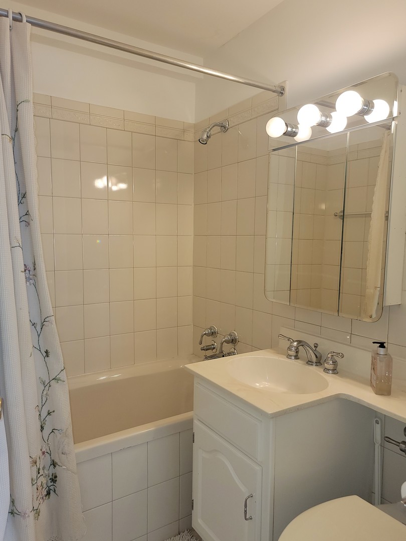 5801 North Sheridan Road, Unit 15B Chicago, IL 60660 - Photo 29 of 36 Gallery Image 29