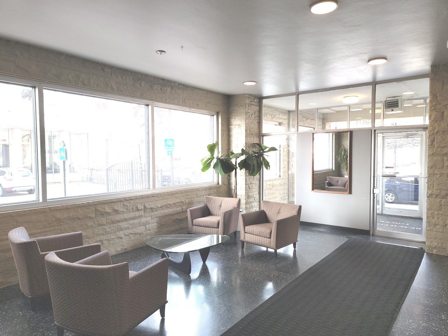 5801 North Sheridan Road, Unit 15B Chicago, IL 60660 - Photo 35 of 36 Gallery Image 35