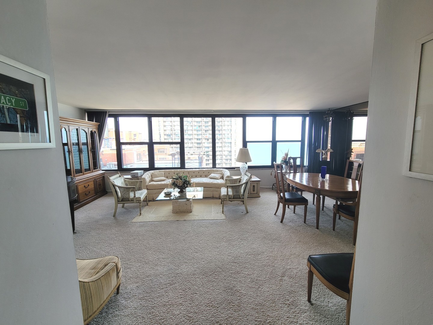 5801 North Sheridan Road, Unit 15B Chicago, IL 60660 - Photo 4 of 36 Gallery Image 4