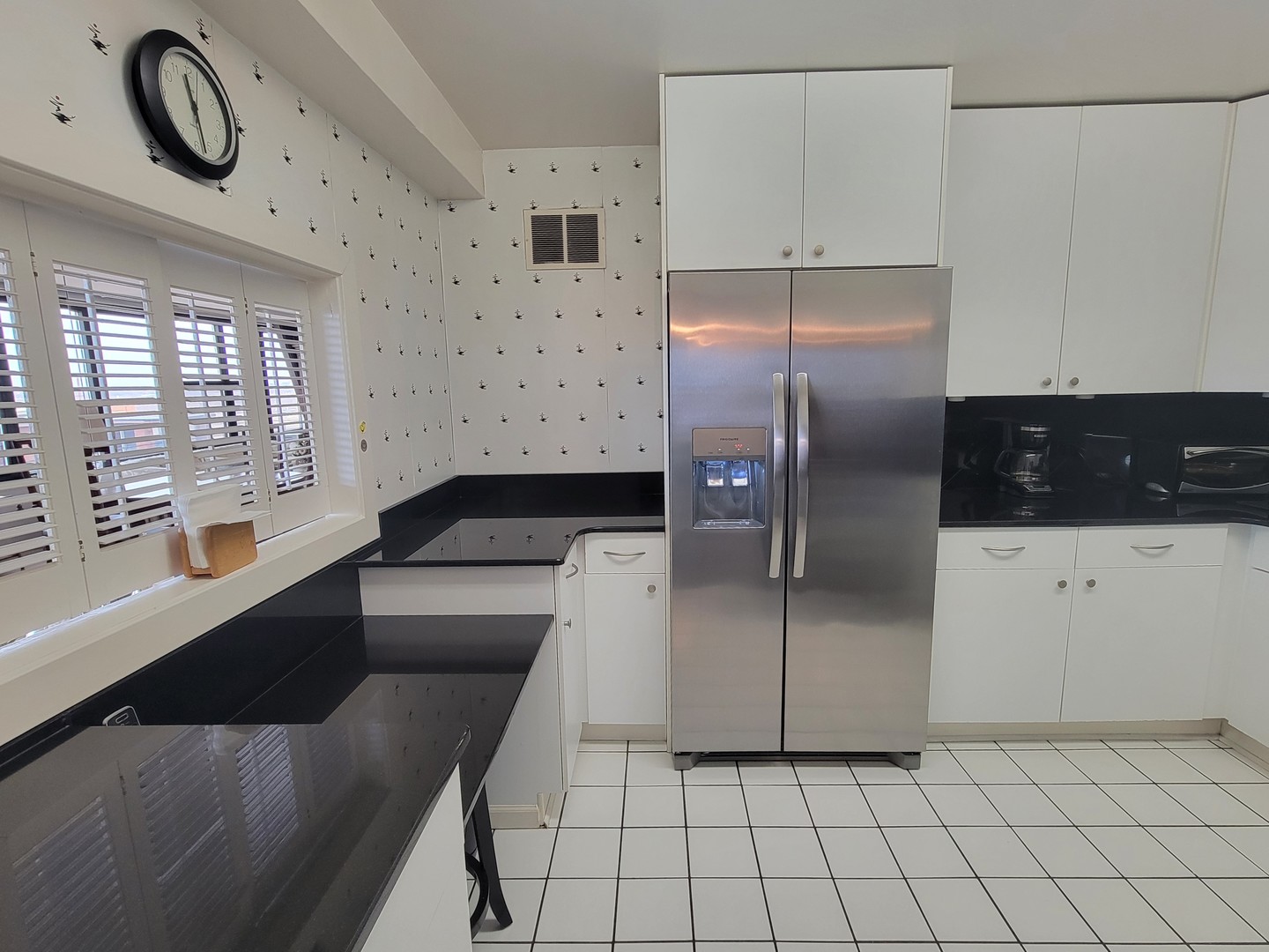 5801 North Sheridan Road, Unit 15B Chicago, IL 60660 - Photo 7 of 36 Gallery Image 7