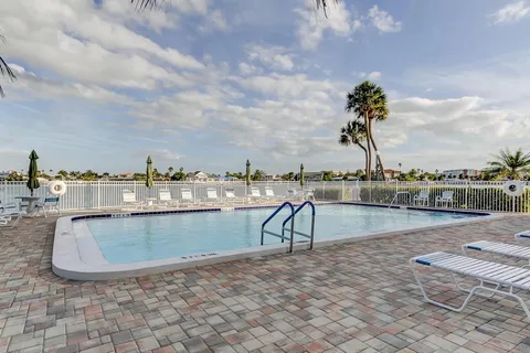 $260,000 | 420 64th Avenue, Unit 201, St. Petersburg, FL 33706