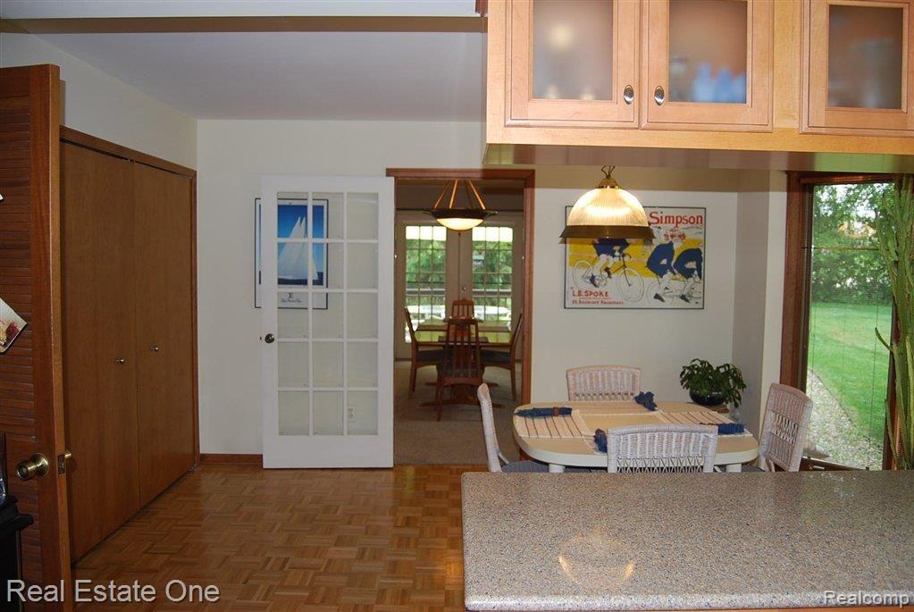559 Live Oak Drive Rochester, MI 48309 - Photo 11 of 21 Breakfast Area