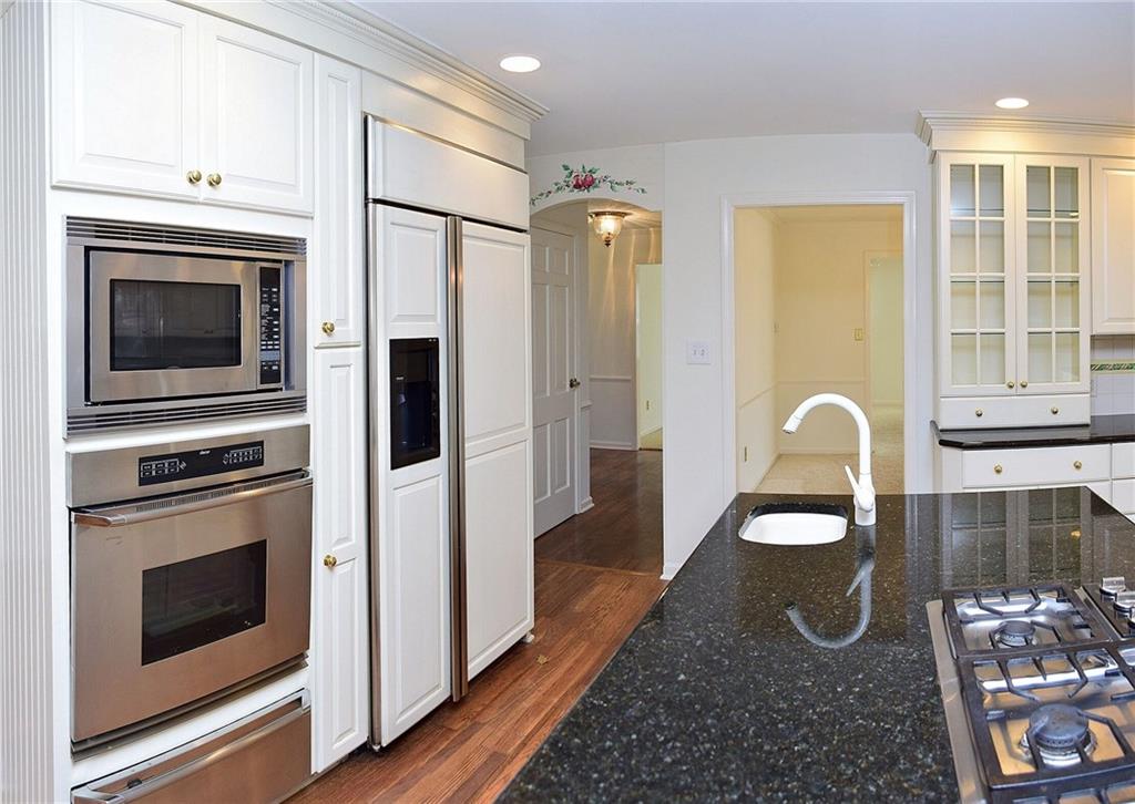 8234 Wilson Road Indianapolis, IN 46278 - Photo 4 of 41 Gallery Image 4