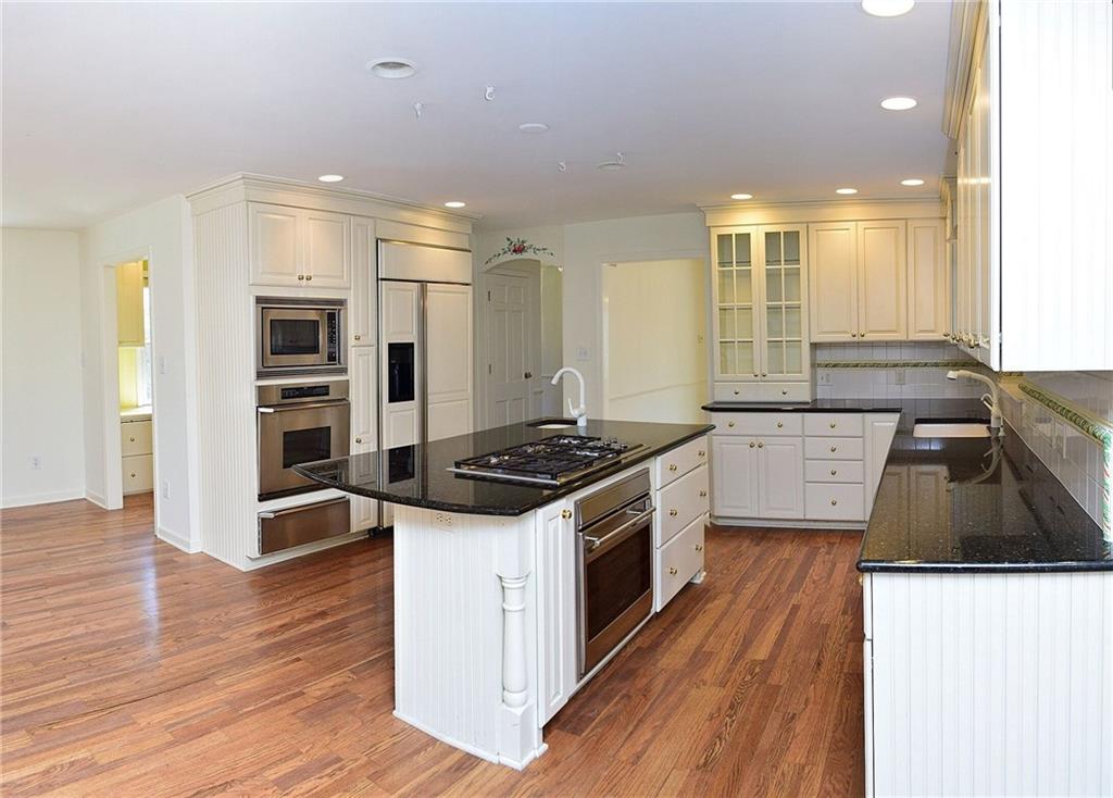 8234 Wilson Road Indianapolis, IN 46278 - Photo 5 of 41 Gallery Image 5