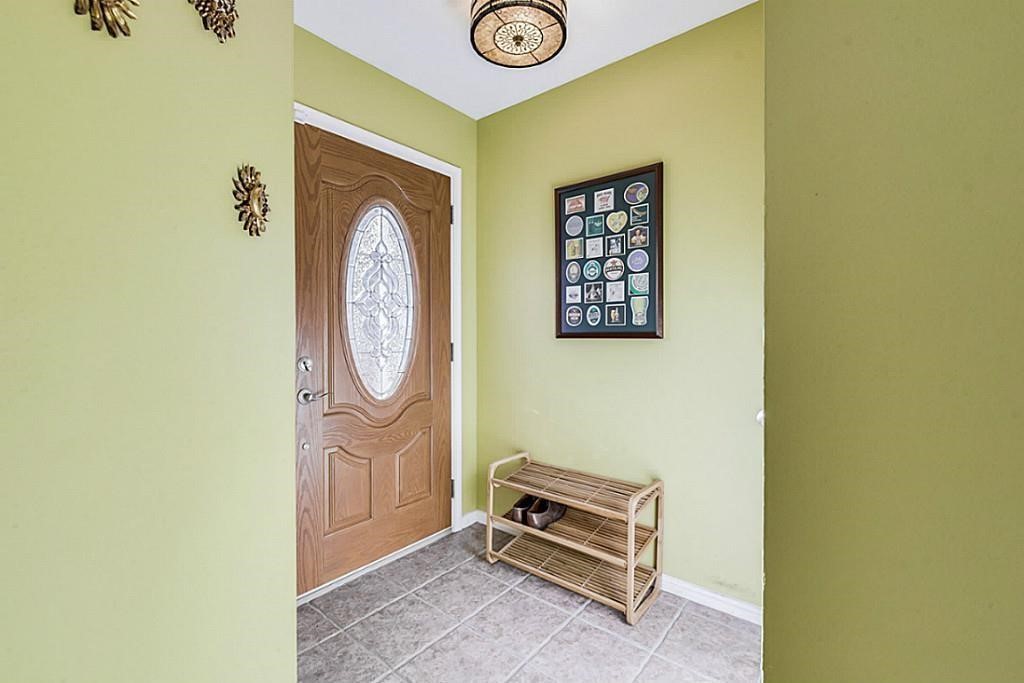 930 Rutland Street Houston, TX 77008 - Photo 2 of 23 Entrance to this bright and beautiful home.