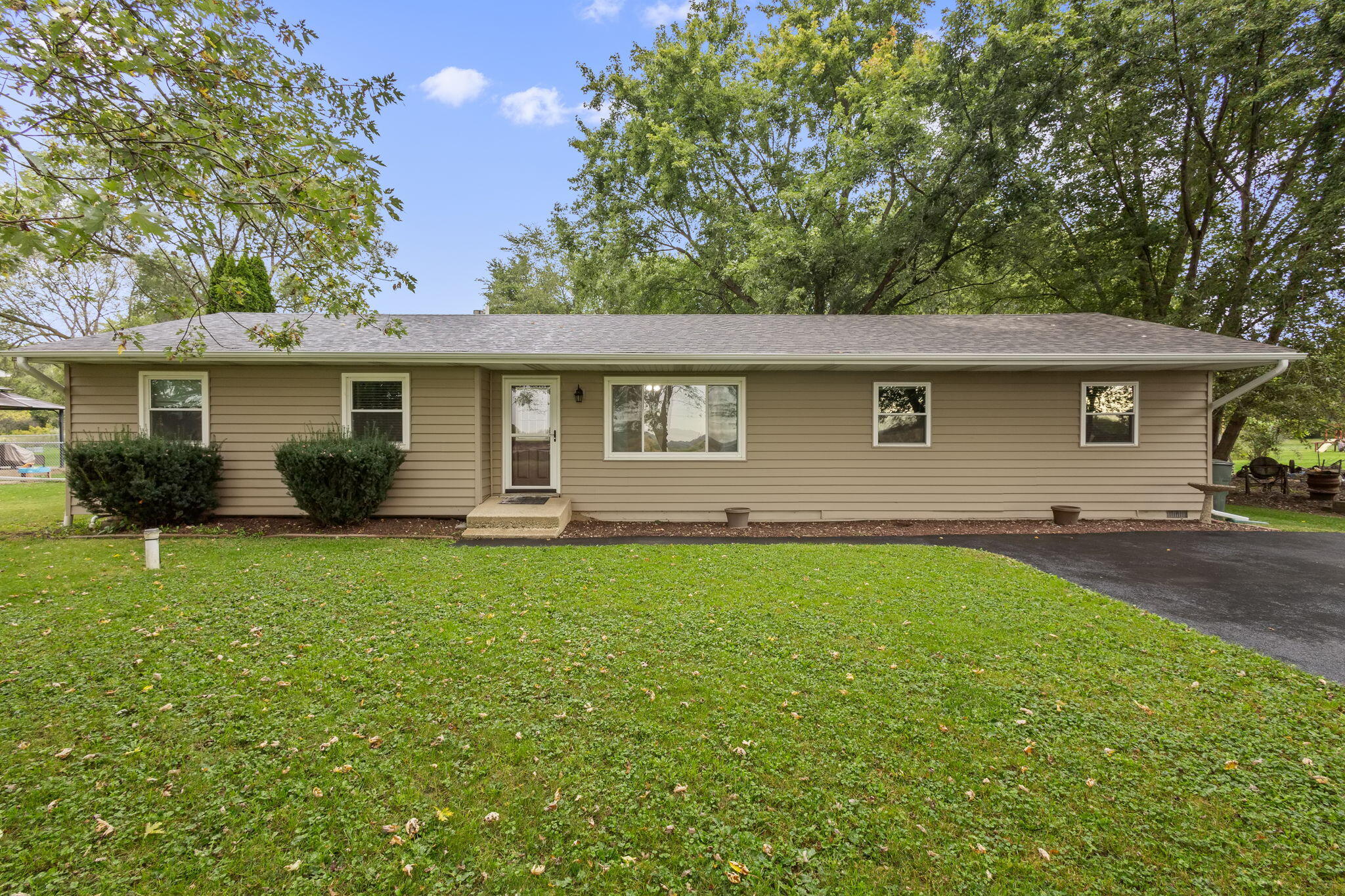 115 West Division Road Valparaiso, IN 46385 - Photo 1 of 23 2048x1365