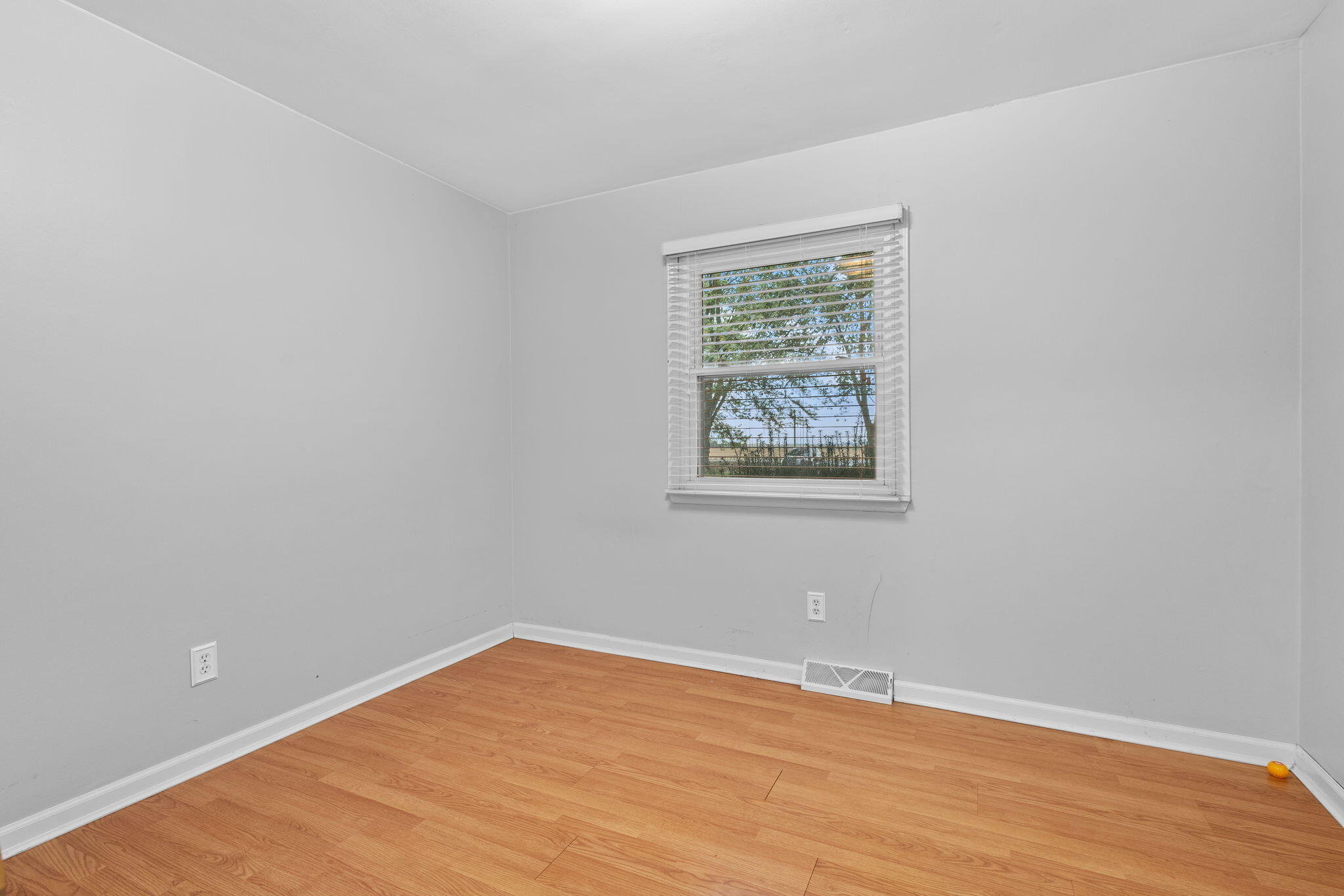 115 West Division Road Valparaiso, IN 46385 - Photo 18 of 23 2048x1365