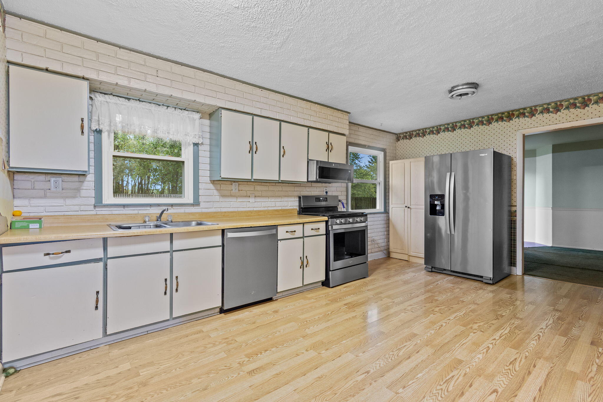 115 West Division Road Valparaiso, IN 46385 - Photo 5 of 23 2048x1365