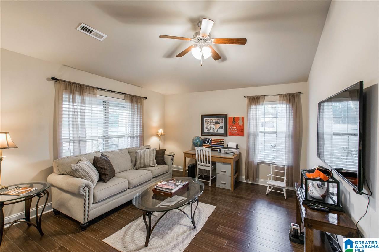 896 Barkley Drive Alabaster, AL 35007 - Photo 4 of 38
