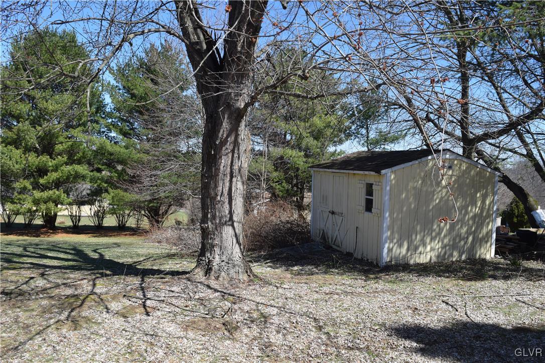8941 Pleasant View Road Bangor, PA 18013 - Photo 8 of 13 Gallery Image 8