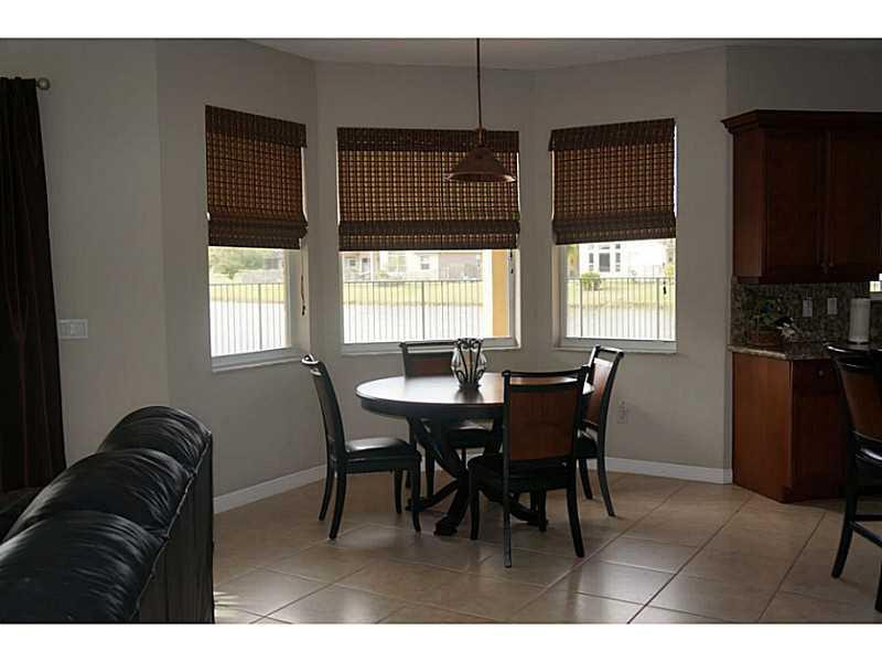 2212 Ridgewood Circle Royal Palm Beach, FL 33411 - Photo 11 of 34 Kitchen.
