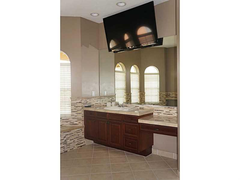 2212 Ridgewood Circle Royal Palm Beach, FL 33411 - Photo 17 of 34 Bathroom Master.