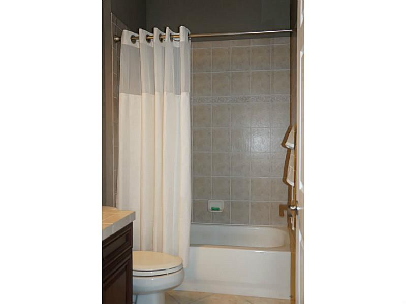 2212 Ridgewood Circle Royal Palm Beach, FL 33411 - Photo 25 of 34 Bathroom.