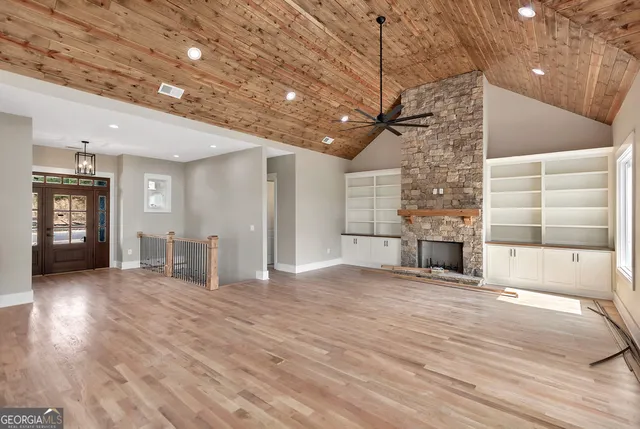 a view of a livingroom with a fireplace