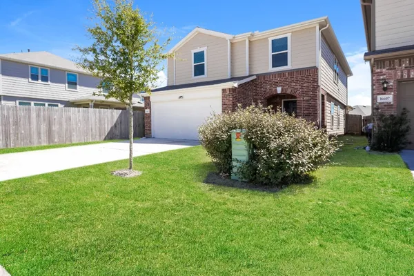 $2,210 | 16603 Live Oak Canyon Drive, Houston, TX 77084
