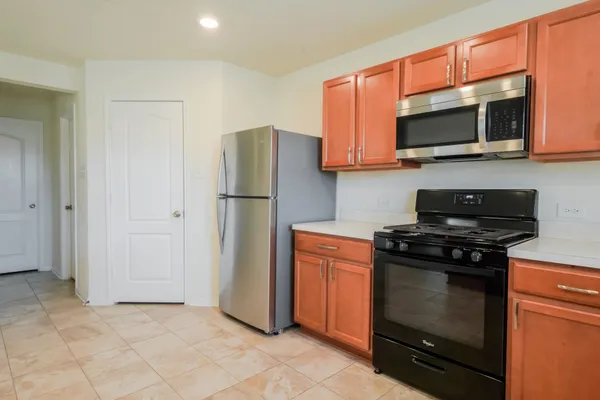 $1,975 | 16603 Live Oak Canyon Drive, Houston, TX 77084