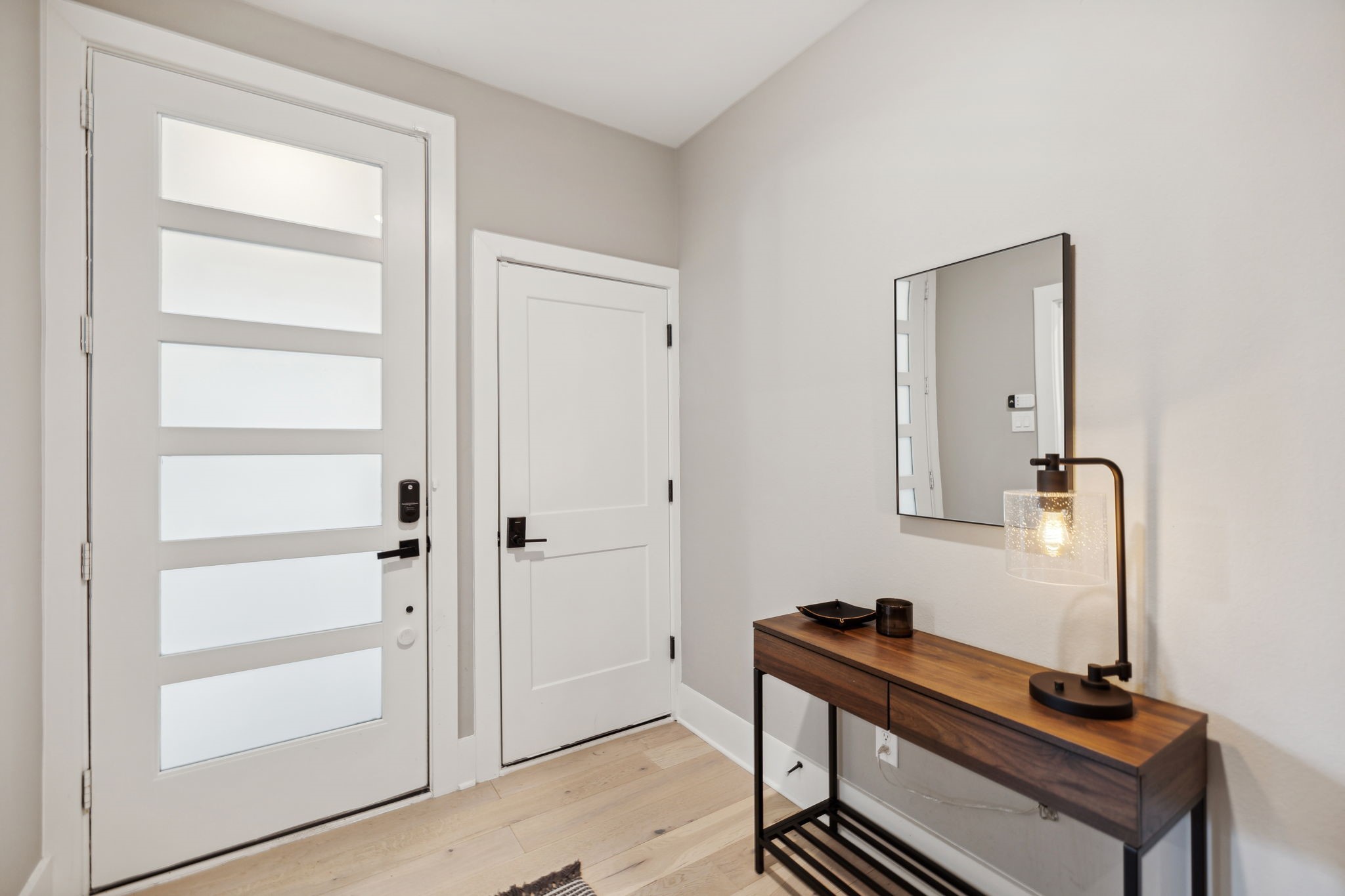 1413 West 23rd Street Houston, TX 77008 - Photo 6 of 39 a room with a bench and a window