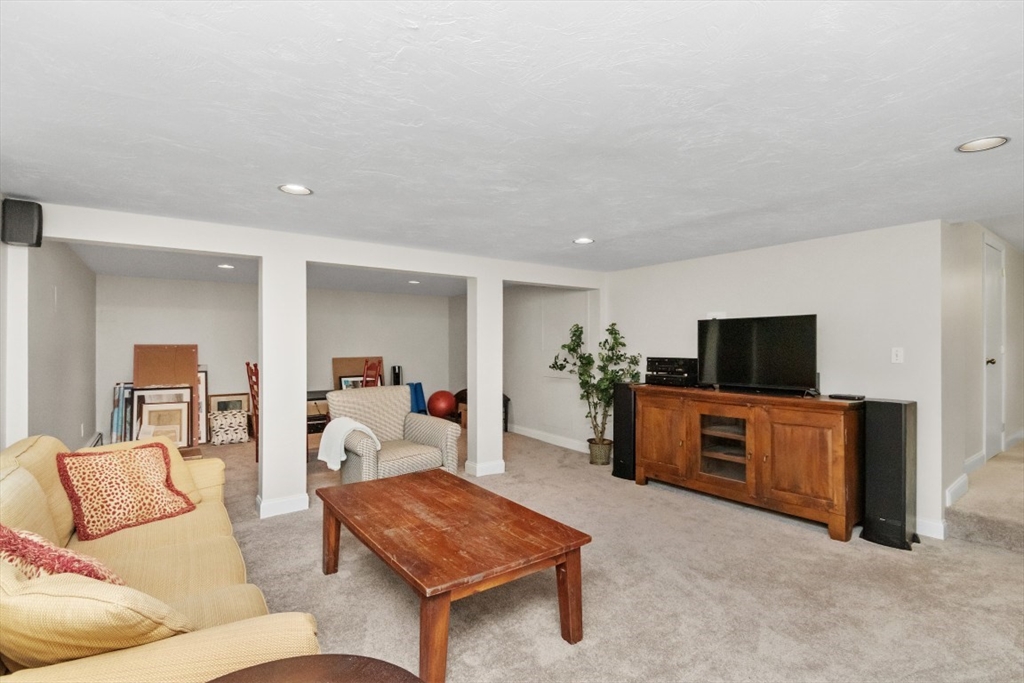 71 Silver Hill Road Weston, MA 02493 - Photo 34 of 40 Gallery Image 34