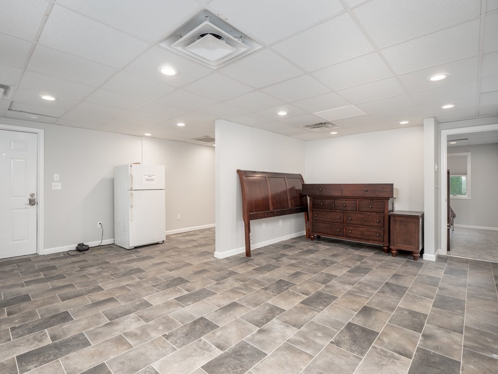 82 Rangeway Road Billerica, MA 01862 - Photo 21 of 40 a view of kitchen