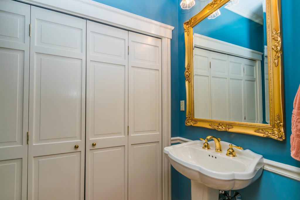 4 Old Town Road Walpole, MA 02081 - Photo 12 of 29 Gallery Image 12