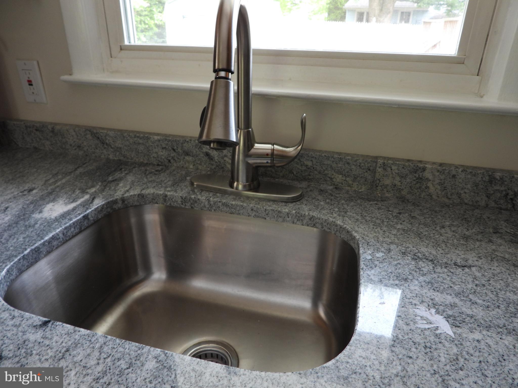 21 Meadowlark Road Stratford, NJ 08084 - Photo 5 of 23 Gallery Image 5