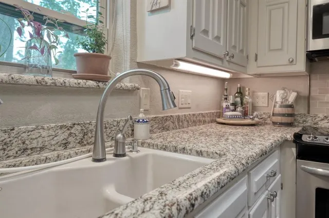 $515,000 | 220 Texas Drive, Hideaway, TX 75771