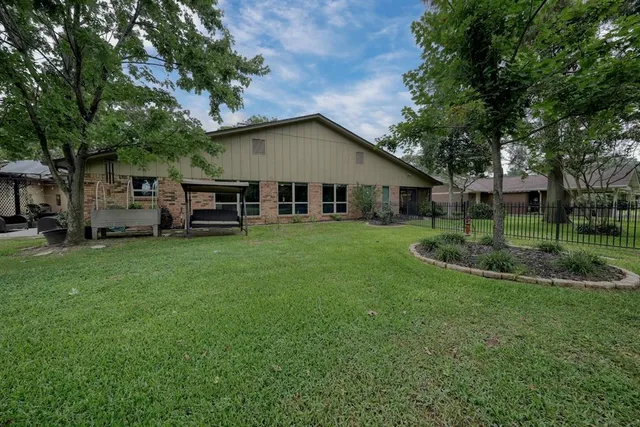 $515,000 | 220 Texas Drive, Hideaway, TX 75771