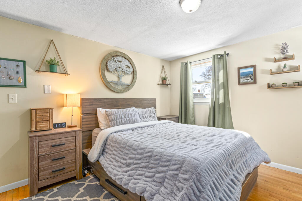 59 Constitution Drive Westbrook, ME 04092 - Photo 11 of 34 DSC05638