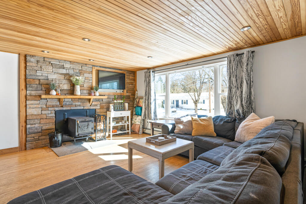 59 Constitution Drive Westbrook, ME 04092 - Photo 10 of 34 DSC05617