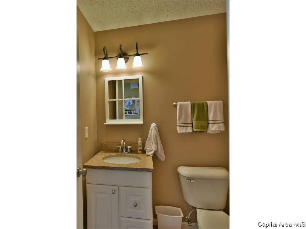437 Armor Road Springfield, IL 62704 - Photo 15 of 35