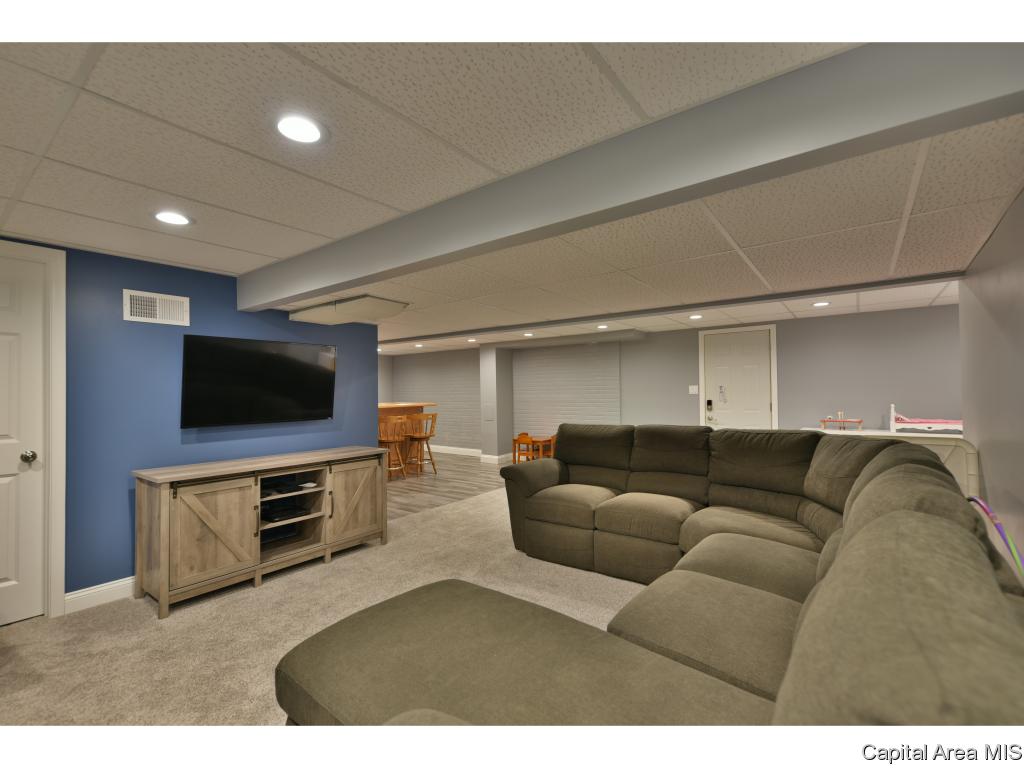 437 Armor Road Springfield, IL 62704 - Photo 26 of 35