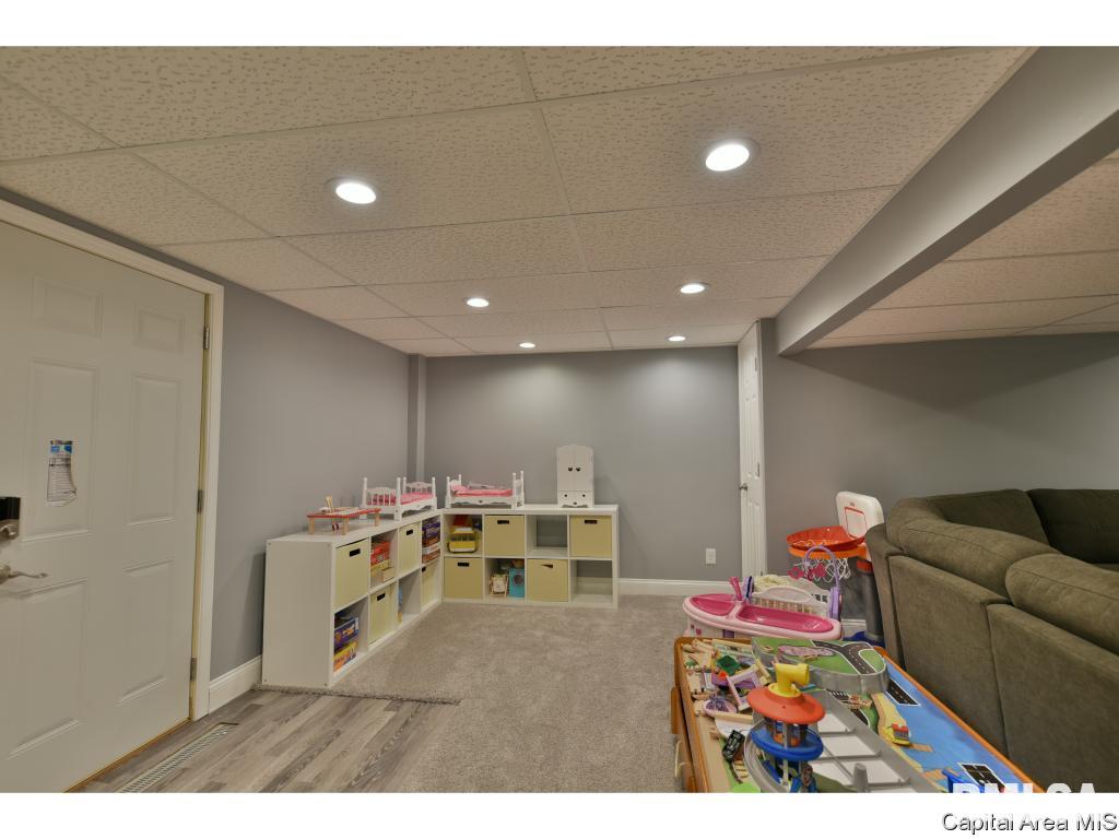437 Armor Road Springfield, IL 62704 - Photo 27 of 35