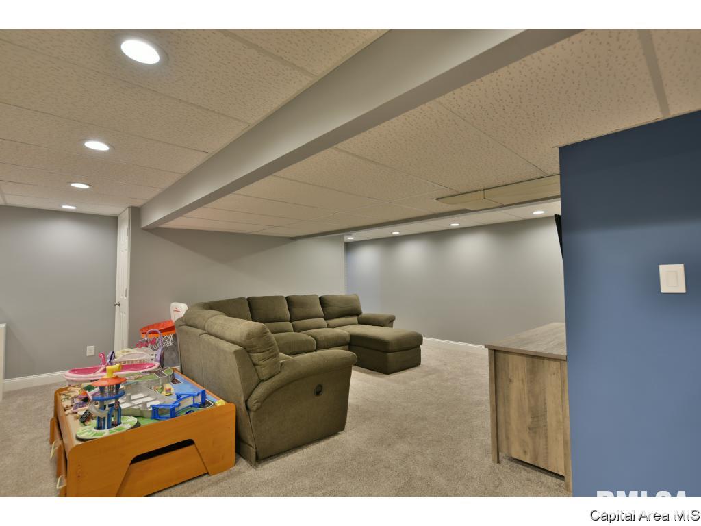 437 Armor Road Springfield, IL 62704 - Photo 29 of 35