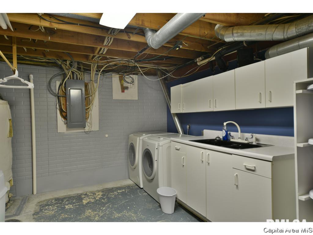 437 Armor Road Springfield, IL 62704 - Photo 33 of 35
