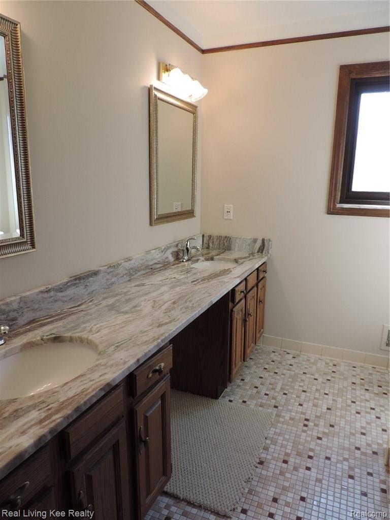 2362 Cumberland Road Rochester, MI 48307 - Photo 23 of 28 DSCN2388.JPG