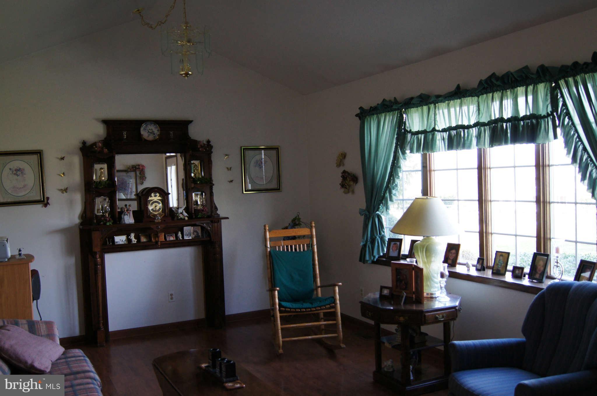 92 Brick Hill Road Elkton, MD 21921 - Photo 5 of 17 Living Room
