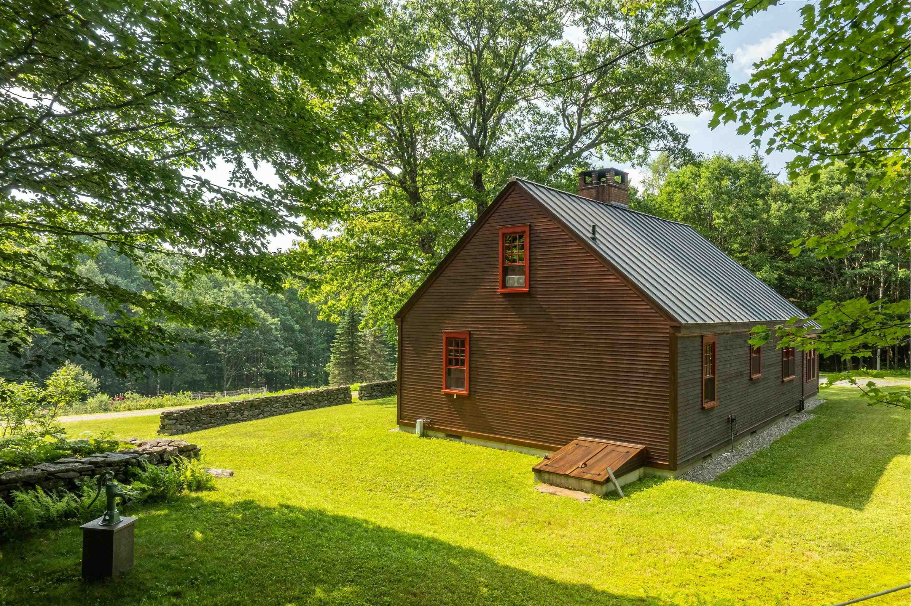 1176 East Dover Road Wardsboro, VT 05355 - Photo 2 of 15 Gallery Image 2