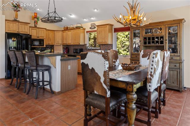 420 Homestead Road Divide, CO 80814 - Photo 10 of 34 Dining & Kitchen