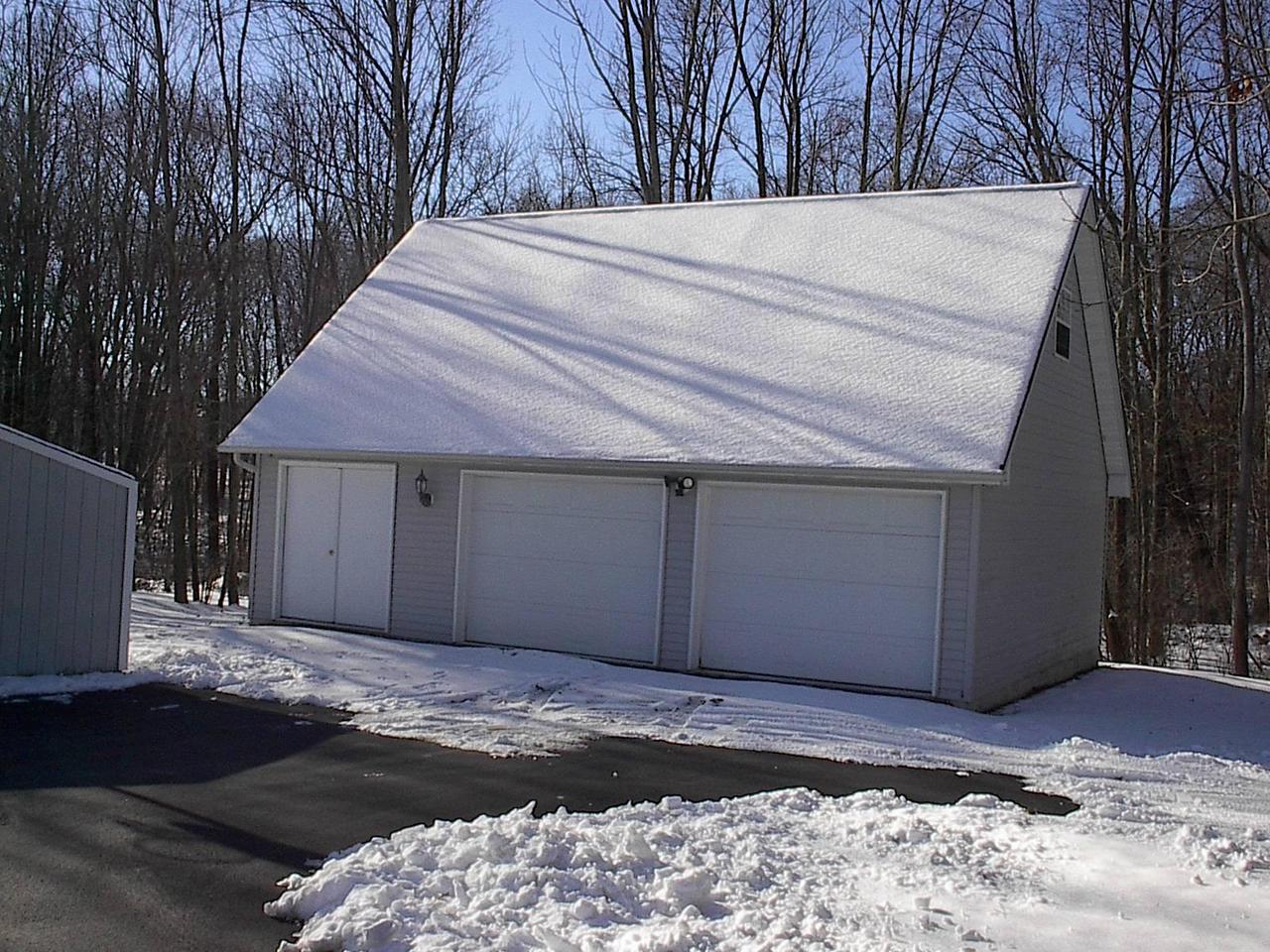 Reeders Run Road Stroudsburg, PA 18360 - Photo 3 of 8 Detached garage