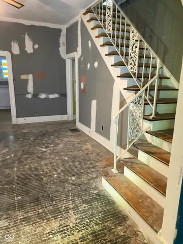 $75,000 | 207 East Broadway Street, Alexandria, IN 46001