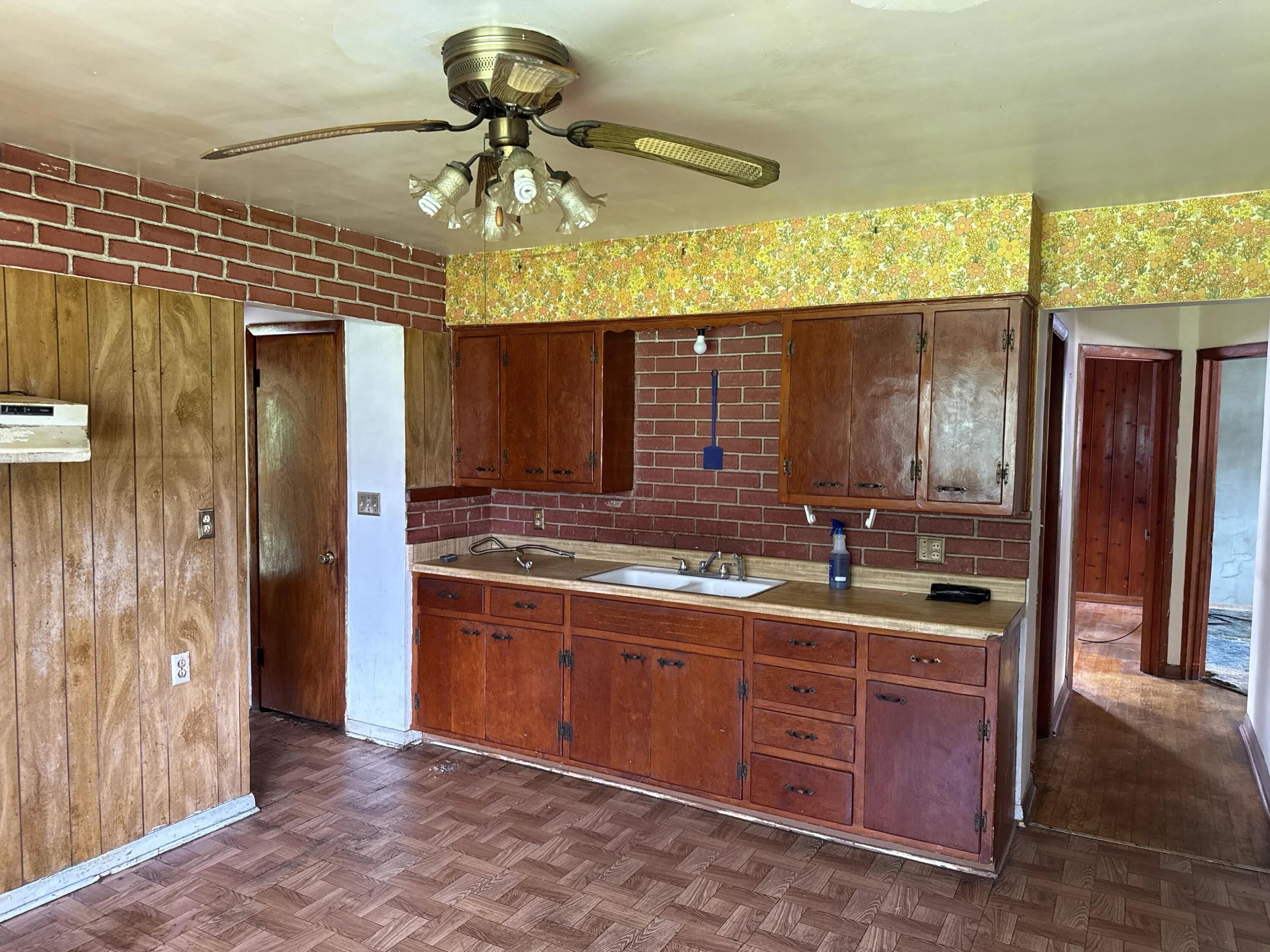 2025 Rupert Boulevard Racine, WI 53405 - Photo 15 of 44 Kitchen