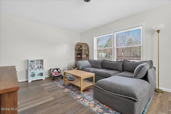 $289,000 | 6129 Johnston Road, Guilderland, NY 12159