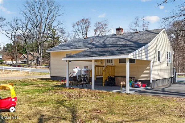 $289,000 | 6129 Johnston Road, Guilderland, NY 12159