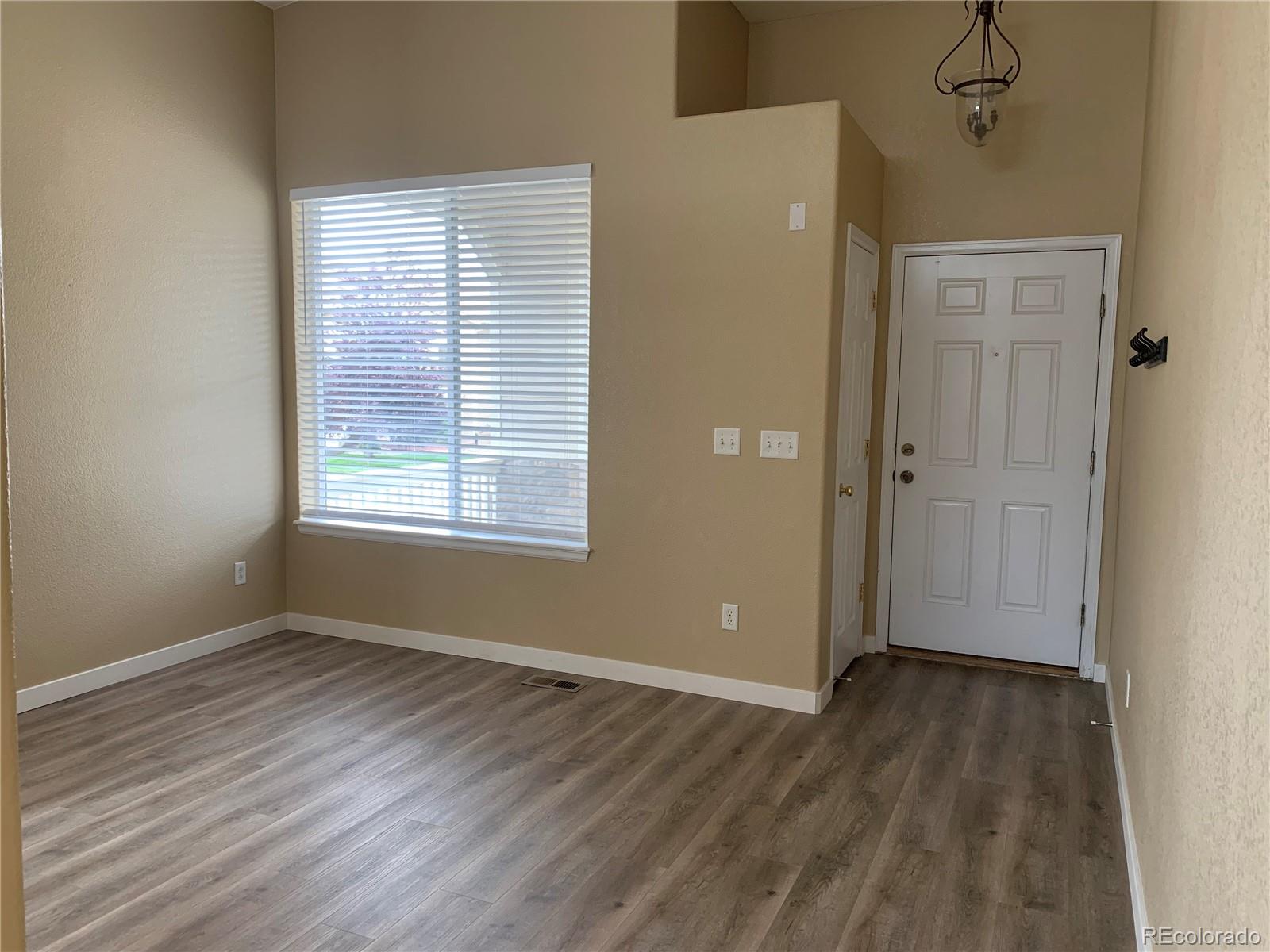 10622 Cherrybrook Circle Highlands Ranch, CO 80126 - Photo 4 of 25