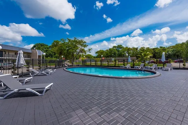 $1,980 | 7925 Fairview Drive, Unit 101, Tamarac, FL 33321