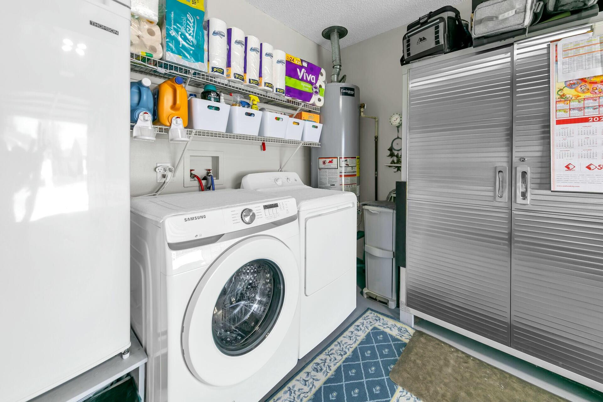 420 Apple Drive Crestview, FL 32536 - Photo 23 of 32 a utility room with dryer and washer