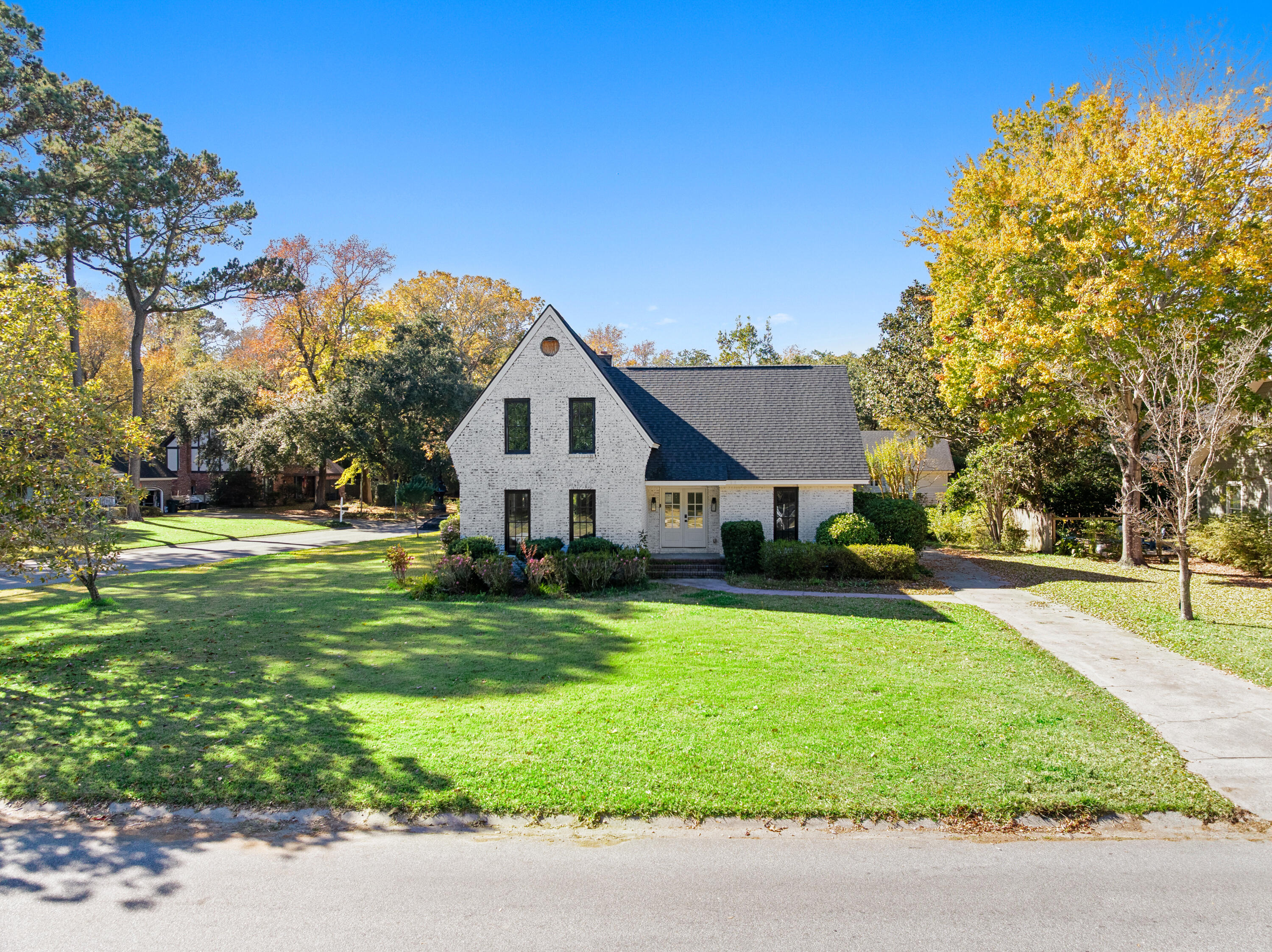 957 Regatta Road Charleston, SC 29412 - Photo 3 of 46 957RegattaRd.NicoleBurbagePhoto-27