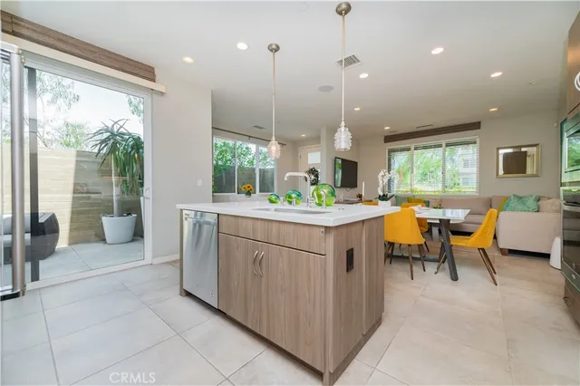 $1,660,000 | 727 Beacon, Irvine, CA 92618