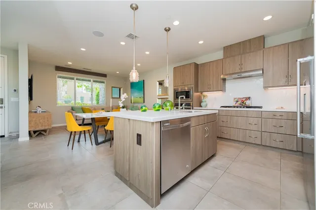 $1,660,000 | 727 Beacon, Irvine, CA 92618